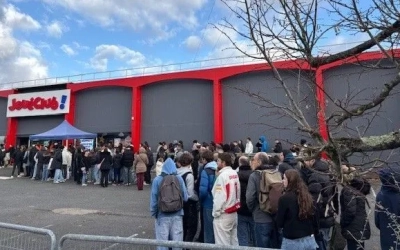 Inoxtag s’installe chez JouéClub pour une tournée exclusive