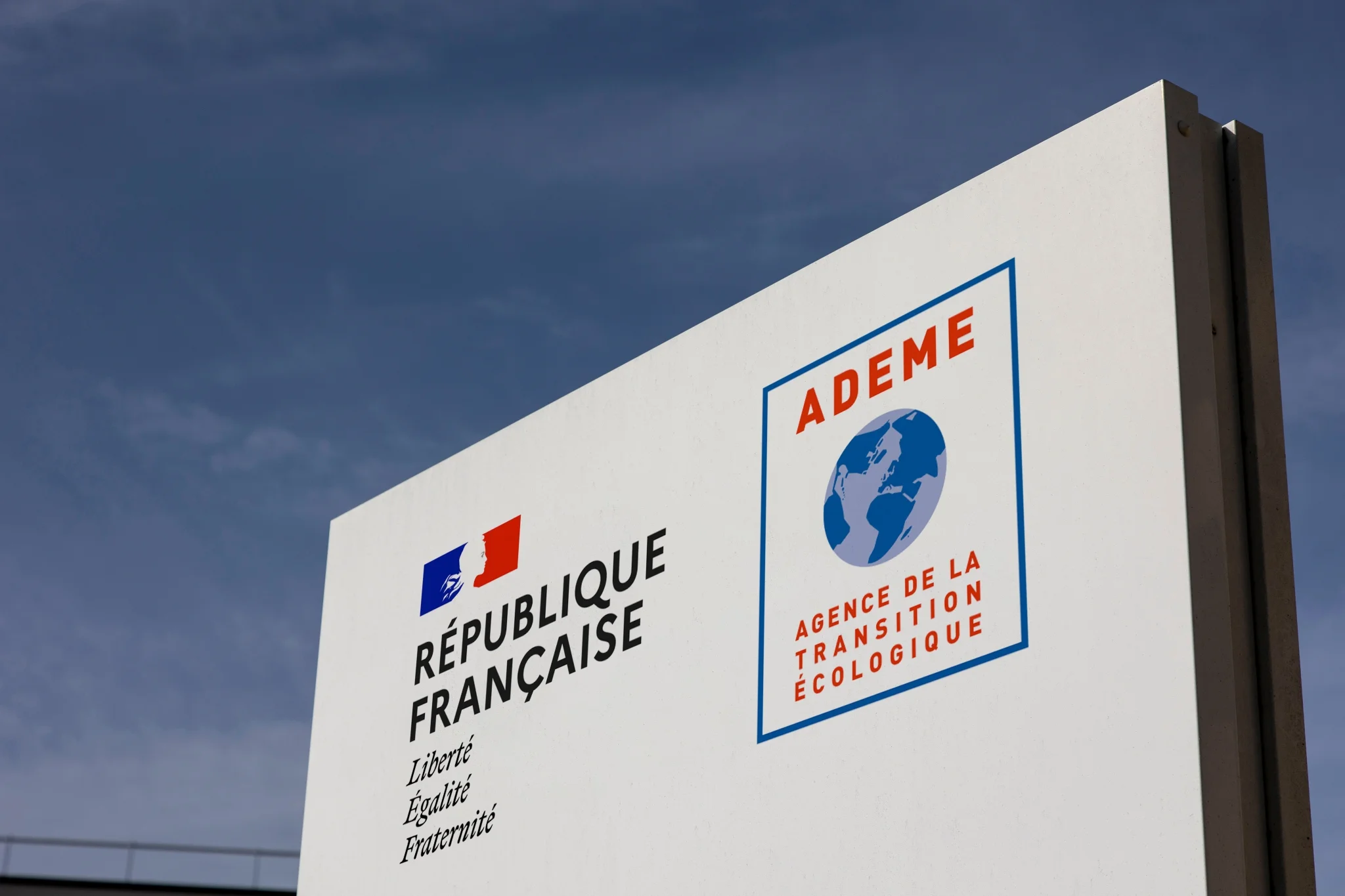https://www.economie.gouv.fr/files/files/directions_services/dgccrf/media-document/cp-dgccrf-ademe-signature-protocole-cooperation.pdf