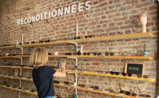 Atol mise sur Zac pour démocratiser les lunettes reconditionnées