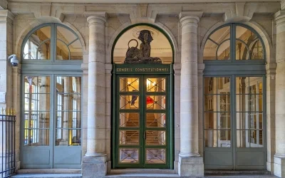 Le Conseil constitutionnel a déclaré conforme à la Constitution la loi relative à la confidentialité des consultations des juristes d’entreprise (Décision n° 2026-900 DC du 18 février 2026).