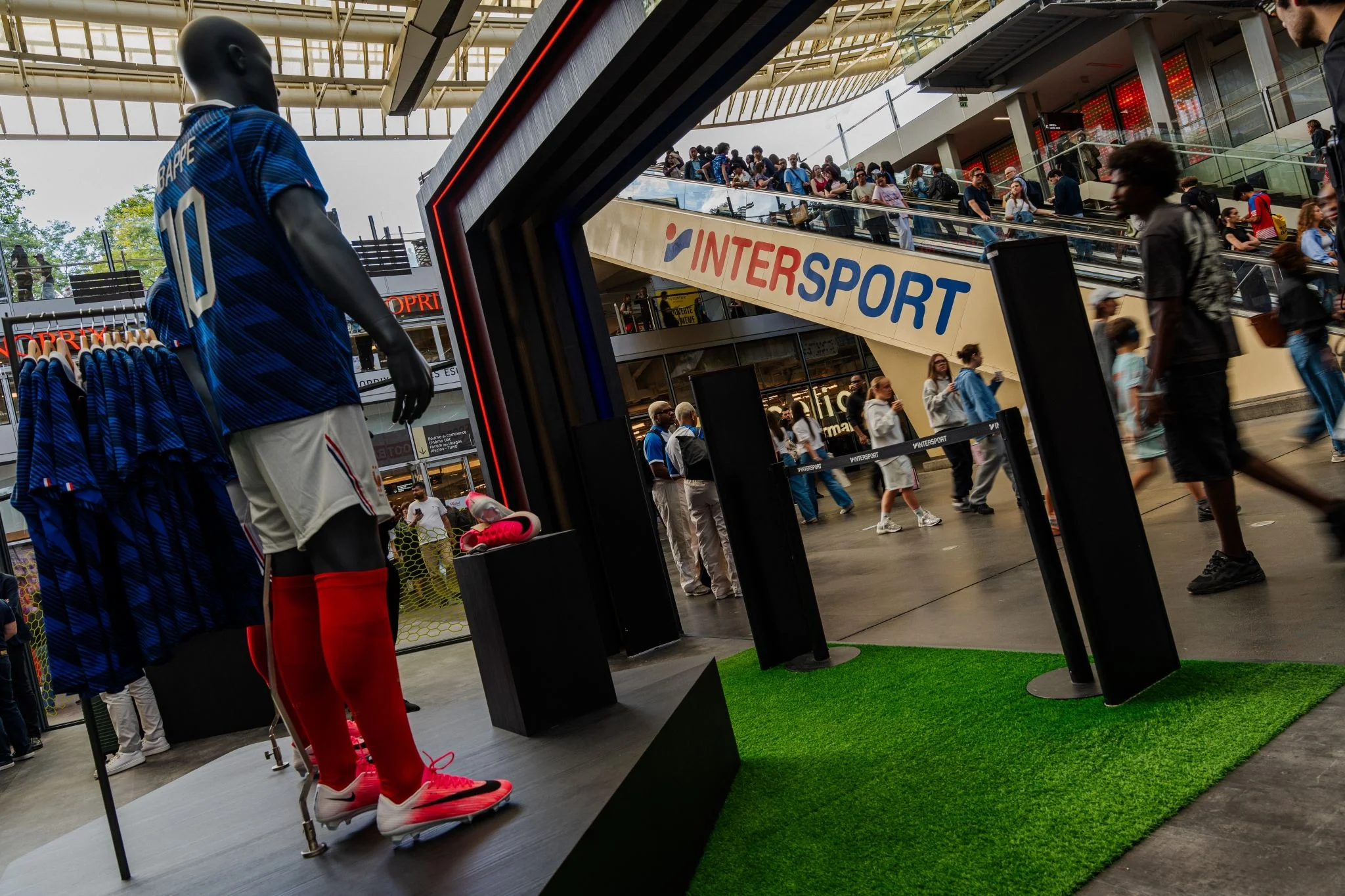 Coupe du monde : le parcours des Bleus fait décoller les ventes chez Intersport